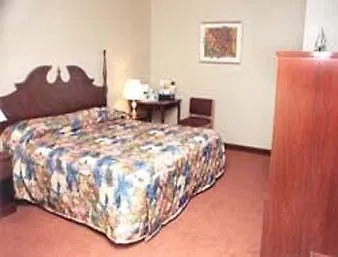 Howard Johnson By Wyndham Toronto Downtown West 2*,  Канада
